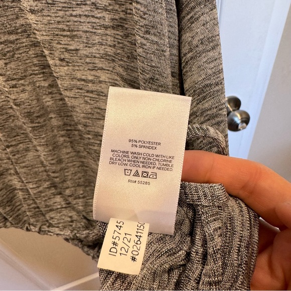 Express relaxed metallic tank with bottom tie - Picture 4 of 4